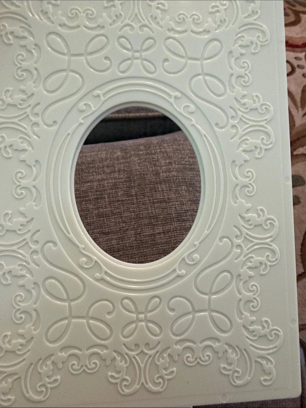 Oval holiday and all occasion Griffin embossing folders